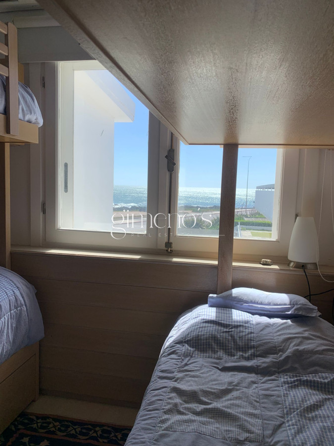 Casa ID.674 - GRAN CASA EN VENTA, PRIMERA LÍNEA