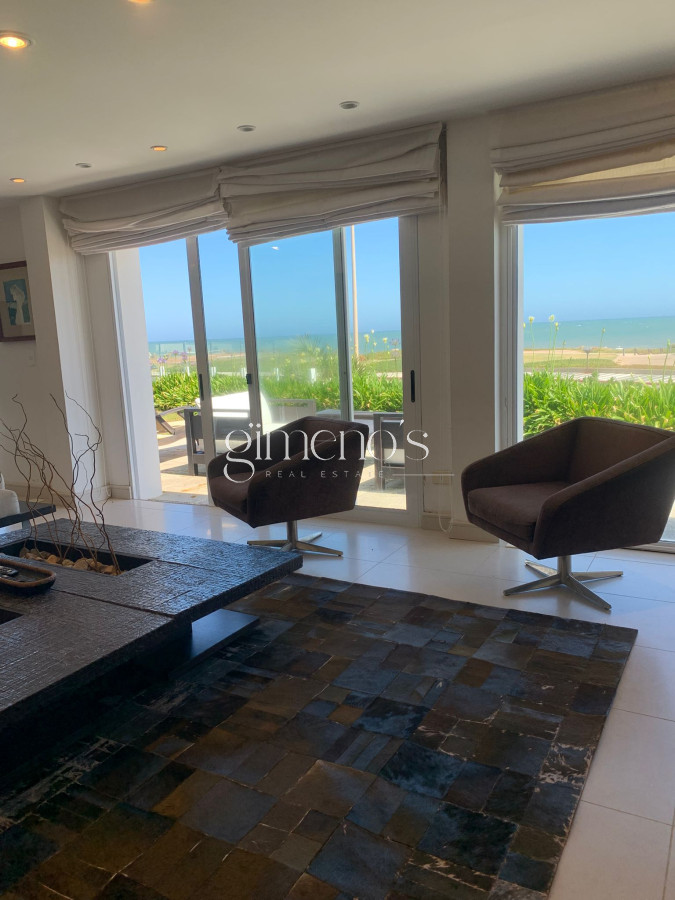 Casa ID.674 - GRAN CASA EN VENTA, PRIMERA LÍNEA