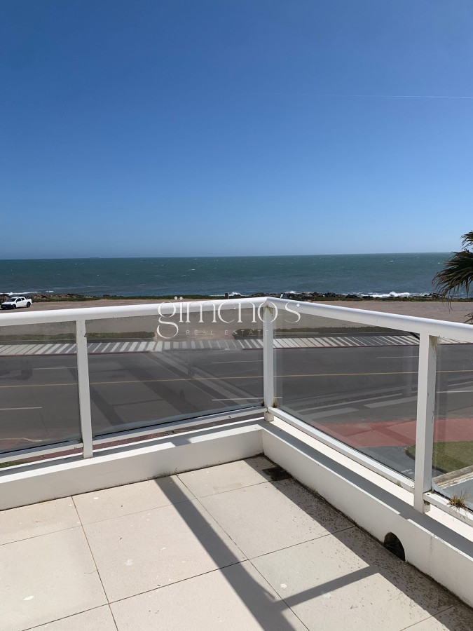 Casa ID.674 - GRAN CASA EN VENTA, PRIMERA LÍNEA