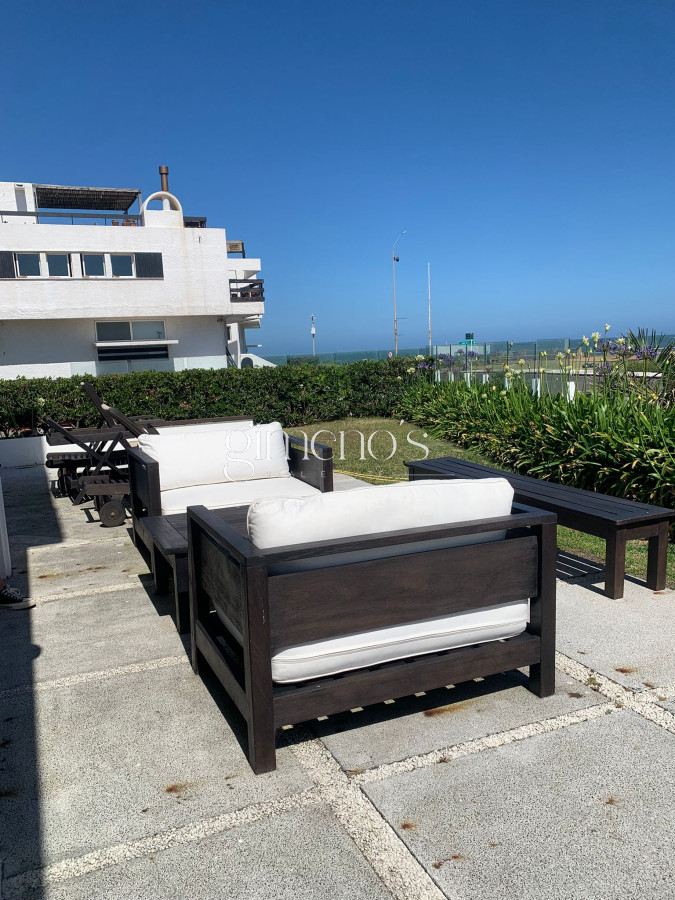 Casa ID.674 - GRAN CASA EN VENTA, PRIMERA LÍNEA