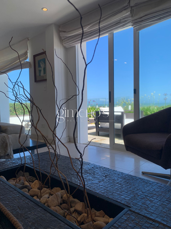 Casa ID.674 - GRAN CASA EN VENTA, PRIMERA LÍNEA