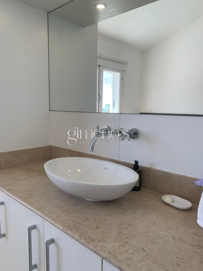 Casa ID.674 - GRAN CASA EN VENTA, PRIMERA LÍNEA