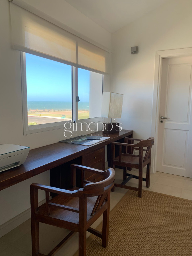 Casa ID.674 - GRAN CASA EN VENTA, PRIMERA LÍNEA