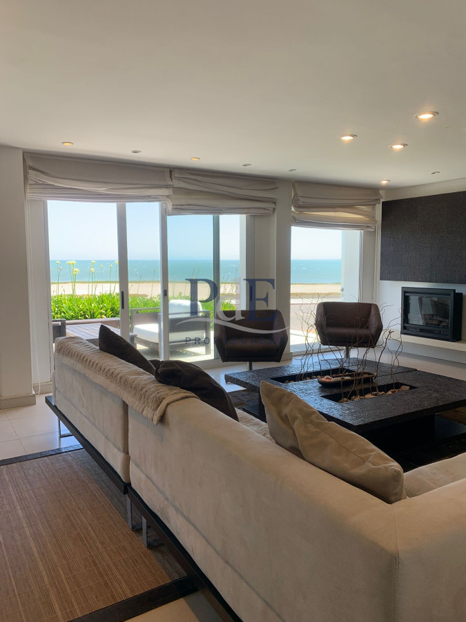 Casa en primera fila | Península de Punta del Este | Frente al mar - Imagen 13
