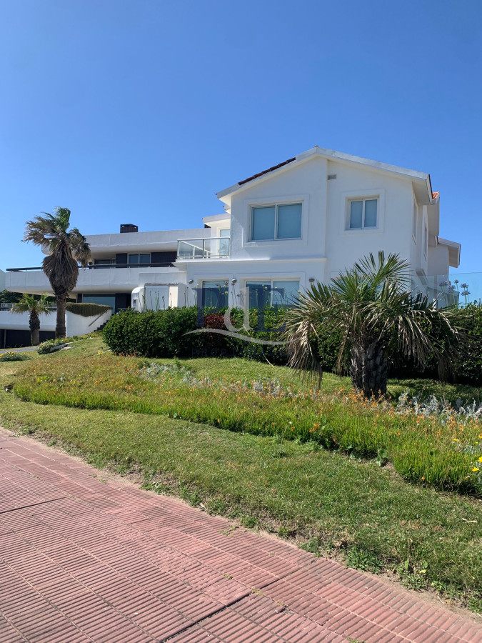 Casa en primera fila | Península de Punta del Este | Frente al mar - Imagen 6