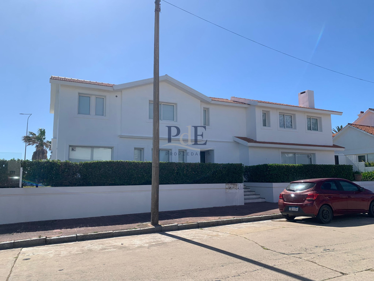 Casa en primera fila | Península de Punta del Este | Frente al mar - Imagen 1