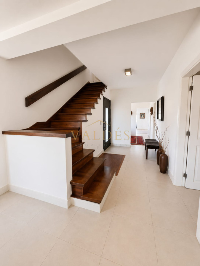 Casa ID.4854 - GRAN CASA EN VENTA, PRIMERA LÍNEA