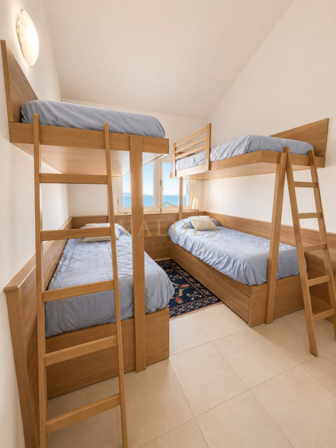Casa ID.4854 - GRAN CASA EN VENTA, PRIMERA LÍNEA