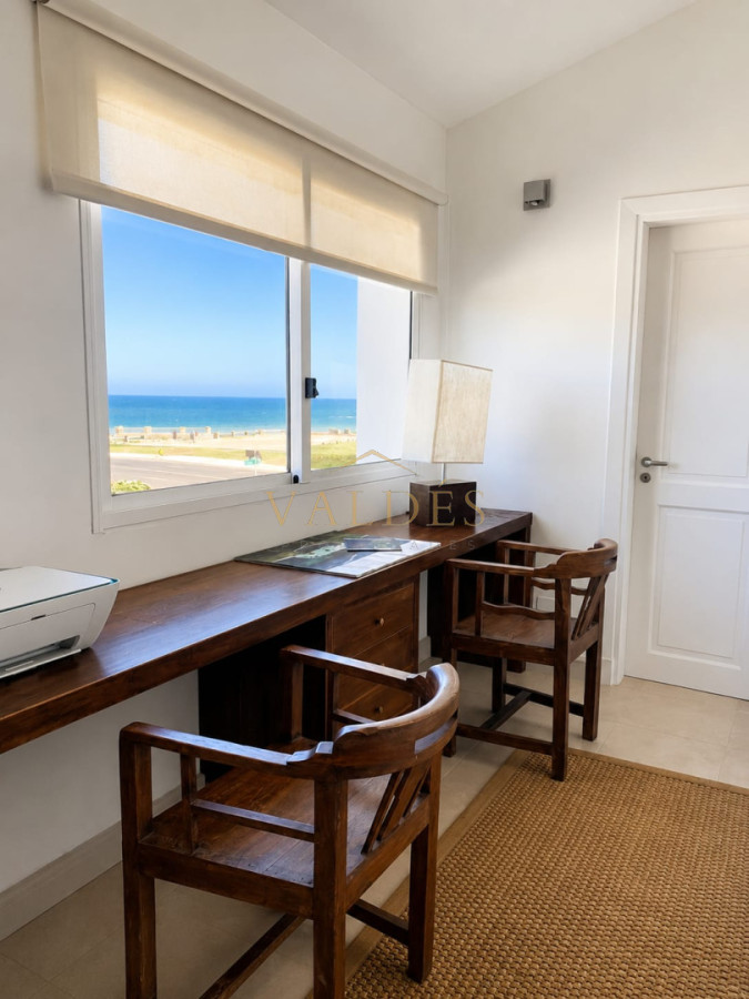Casa ID.4854 - GRAN CASA EN VENTA, PRIMERA LÍNEA