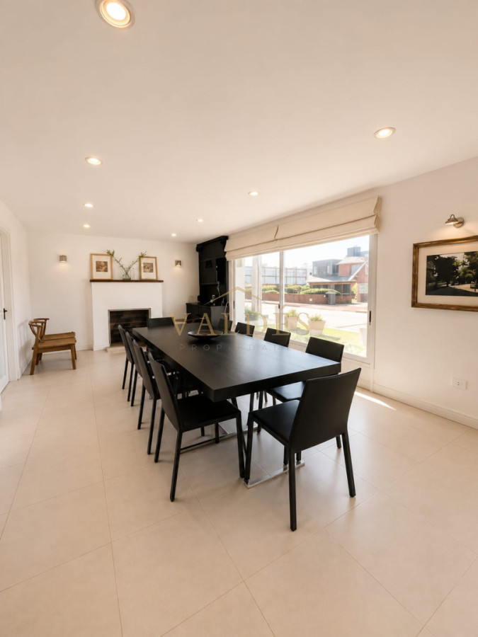 Casa ID.4854 - GRAN CASA EN VENTA, PRIMERA LÍNEA