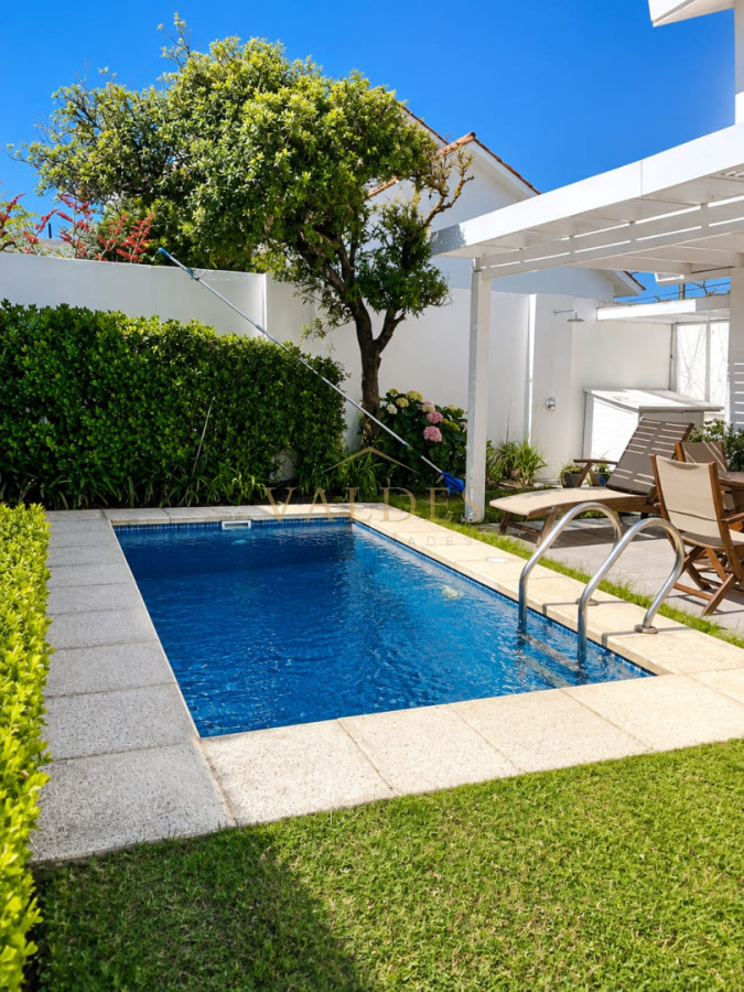 Casa ID.4854 - GRAN CASA EN VENTA, PRIMERA LÍNEA