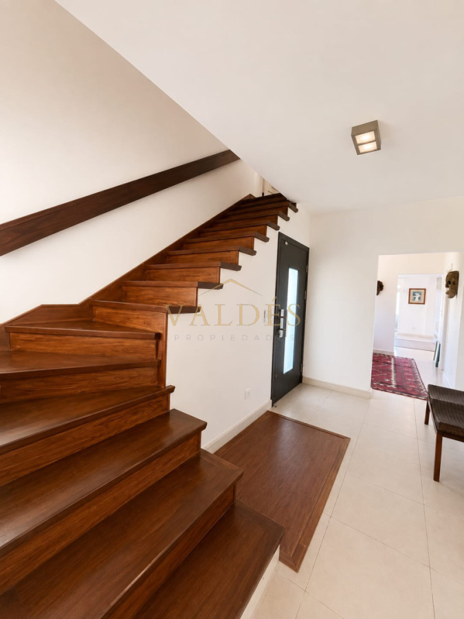 Casa ID.4854 - GRAN CASA EN VENTA, PRIMERA LÍNEA