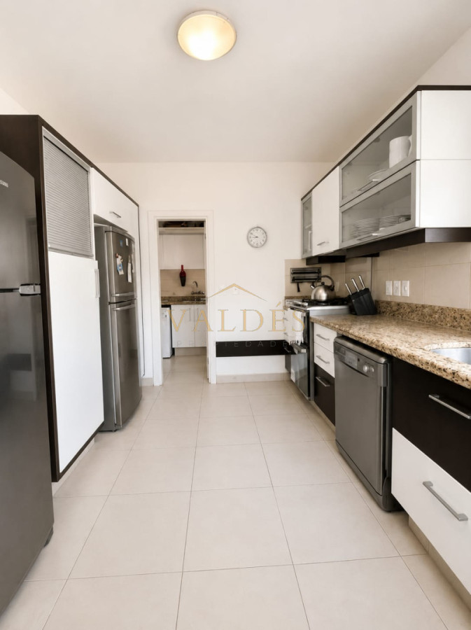 Casa ID.4854 - GRAN CASA EN VENTA, PRIMERA LÍNEA