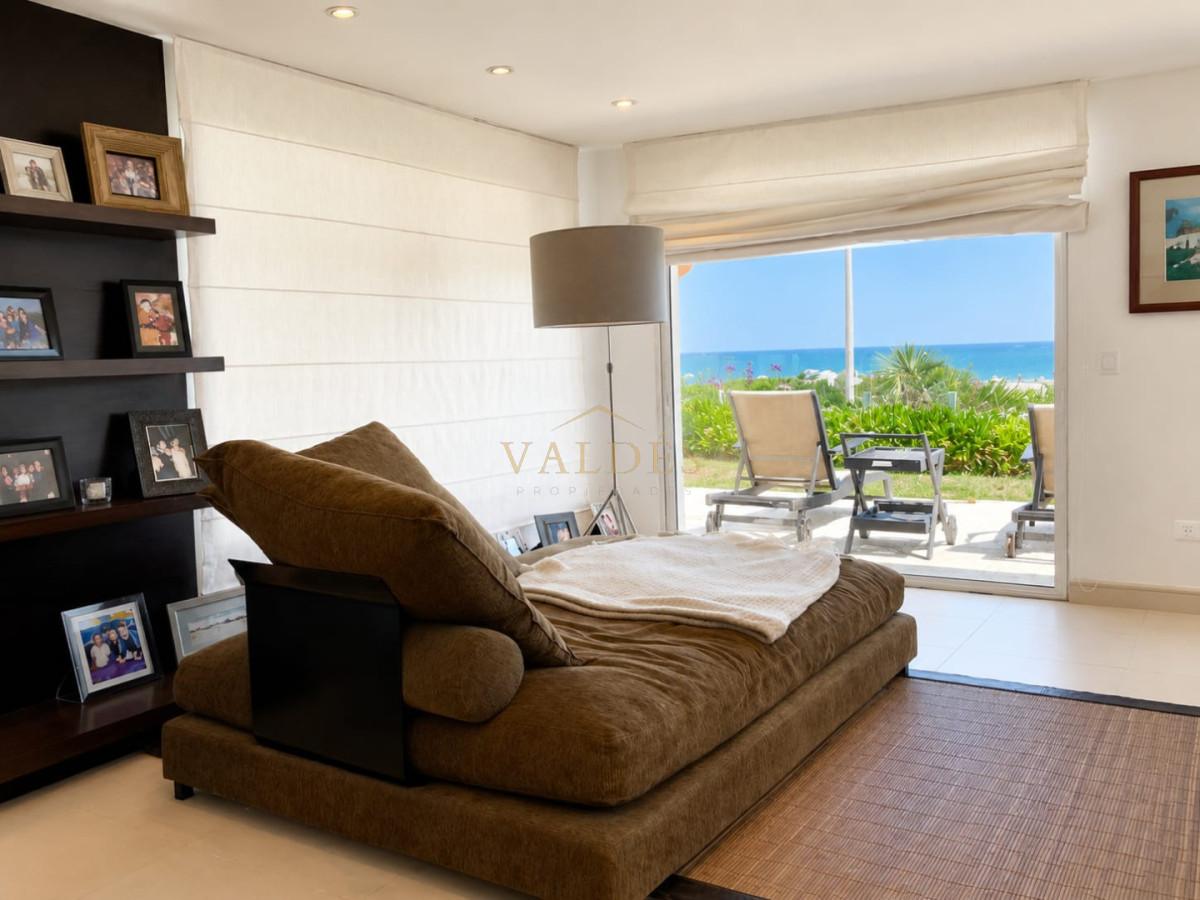 Casa ID.4854 - GRAN CASA EN VENTA, PRIMERA LÍNEA