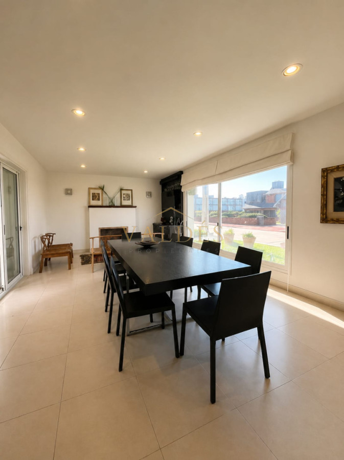 Casa ID.4854 - GRAN CASA EN VENTA, PRIMERA LÍNEA