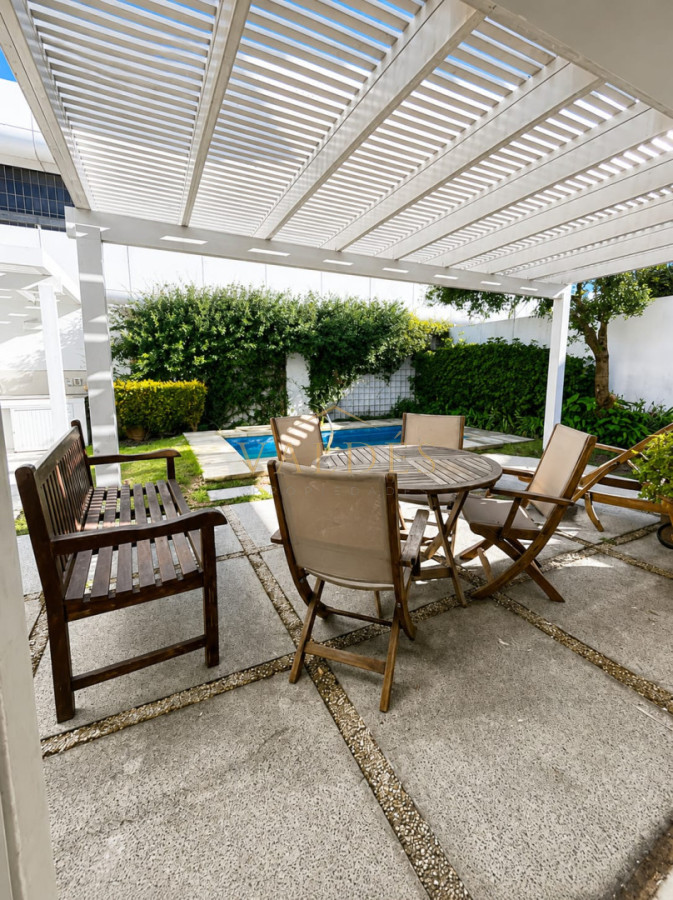 Casa ID.4854 - GRAN CASA EN VENTA, PRIMERA LÍNEA