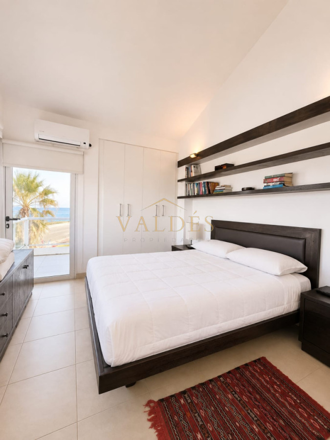 Casa ID.4854 - GRAN CASA EN VENTA, PRIMERA LÍNEA