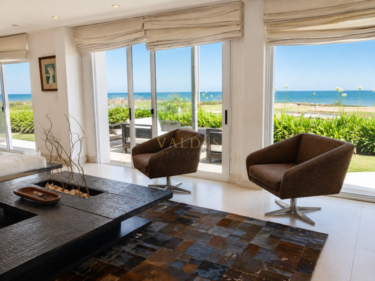 Casa ID.4854 - GRAN CASA EN VENTA, PRIMERA LÍNEA