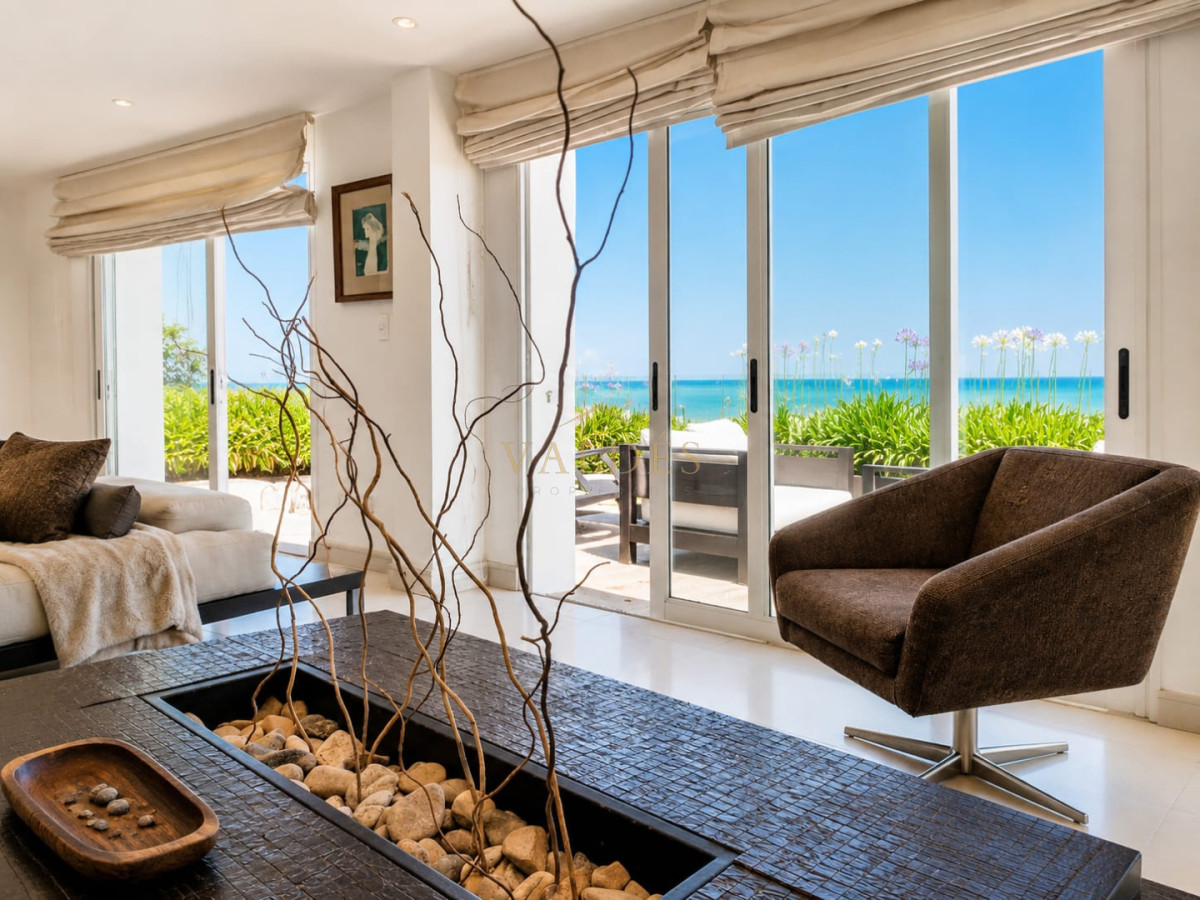 Casa ID.4854 - GRAN CASA EN VENTA, PRIMERA LÍNEA