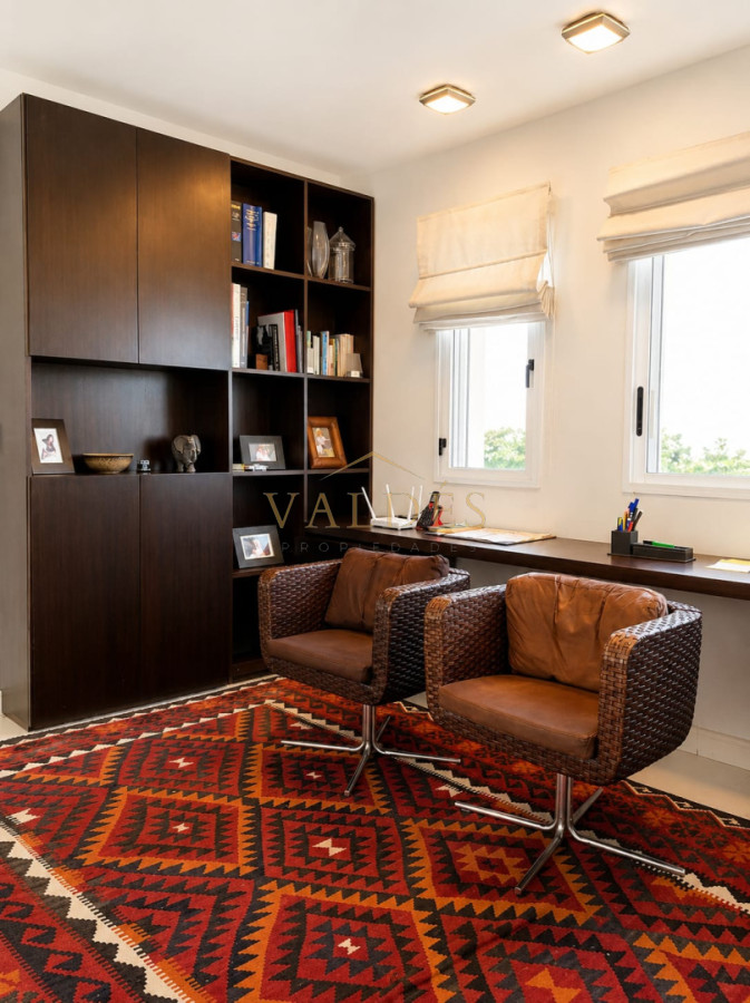 Casa ID.4854 - GRAN CASA EN VENTA, PRIMERA LÍNEA