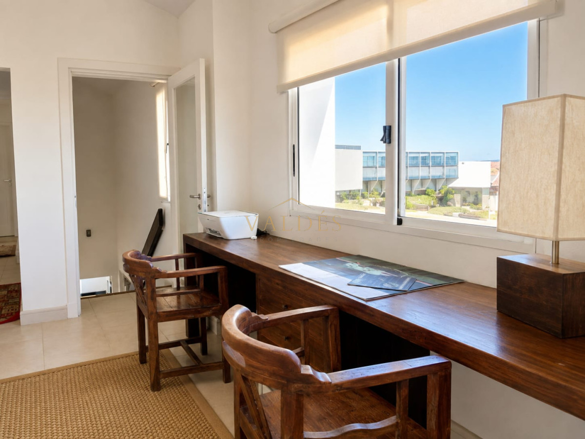 Casa ID.4854 - GRAN CASA EN VENTA, PRIMERA LÍNEA