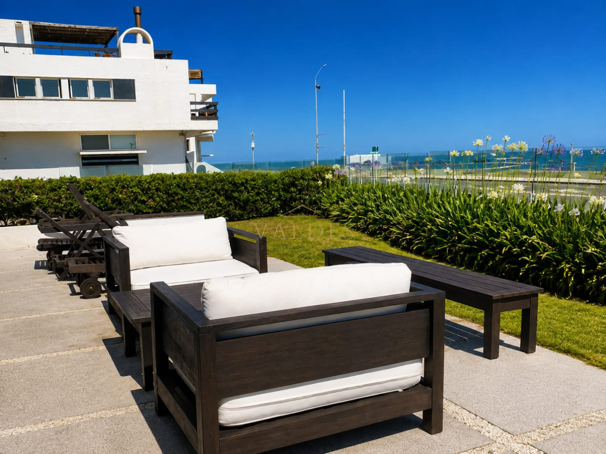 Casa ID.4854 - GRAN CASA EN VENTA, PRIMERA LÍNEA