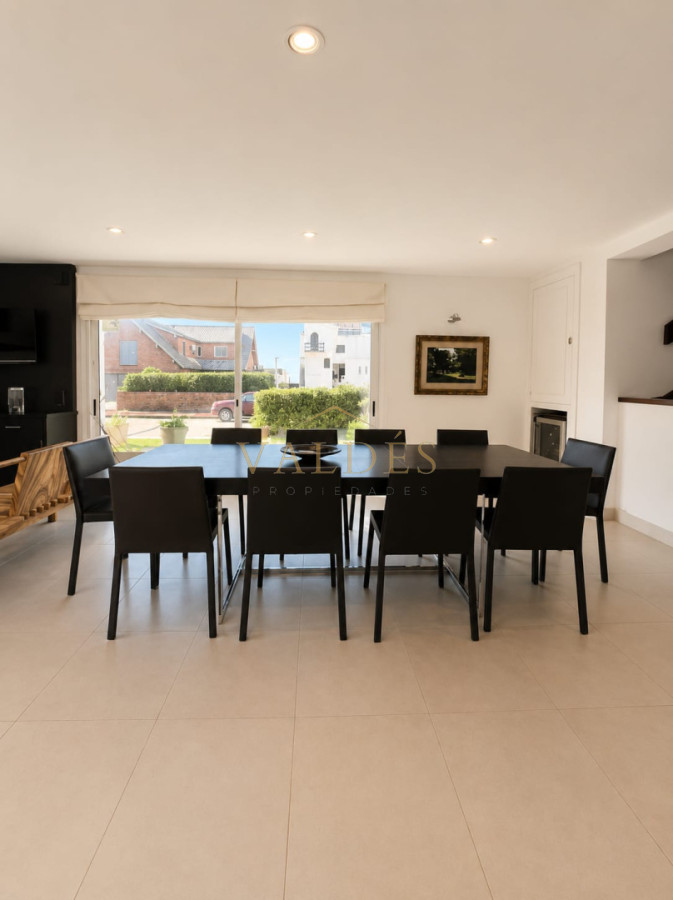 Casa ID.4854 - GRAN CASA EN VENTA, PRIMERA LÍNEA