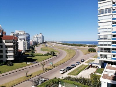 Apartamento a pasos de la Brava