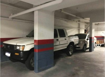 Alquiler anual cochera en Península