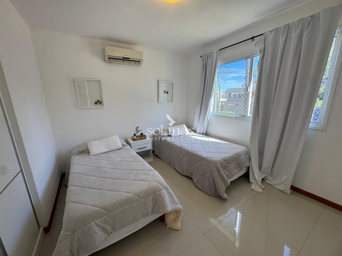 Casa ID.211 - Casa única en Solanas Village sobre lote propio - Espacio, luz y rentabilidad en un solo lugar