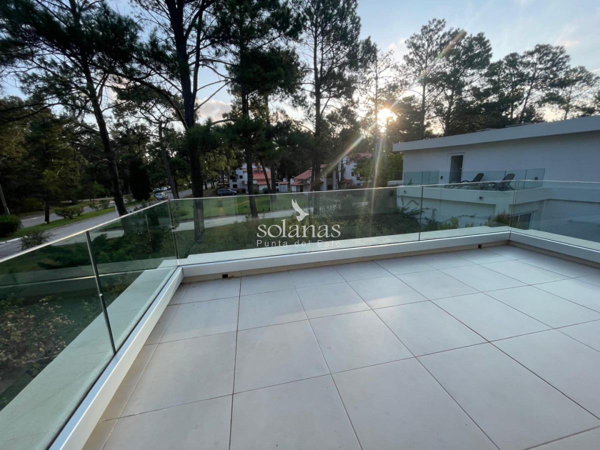Casa ID.208 - Excelente Casa en Solanas - 3 Dormitorios, Parrillero y Piscina
