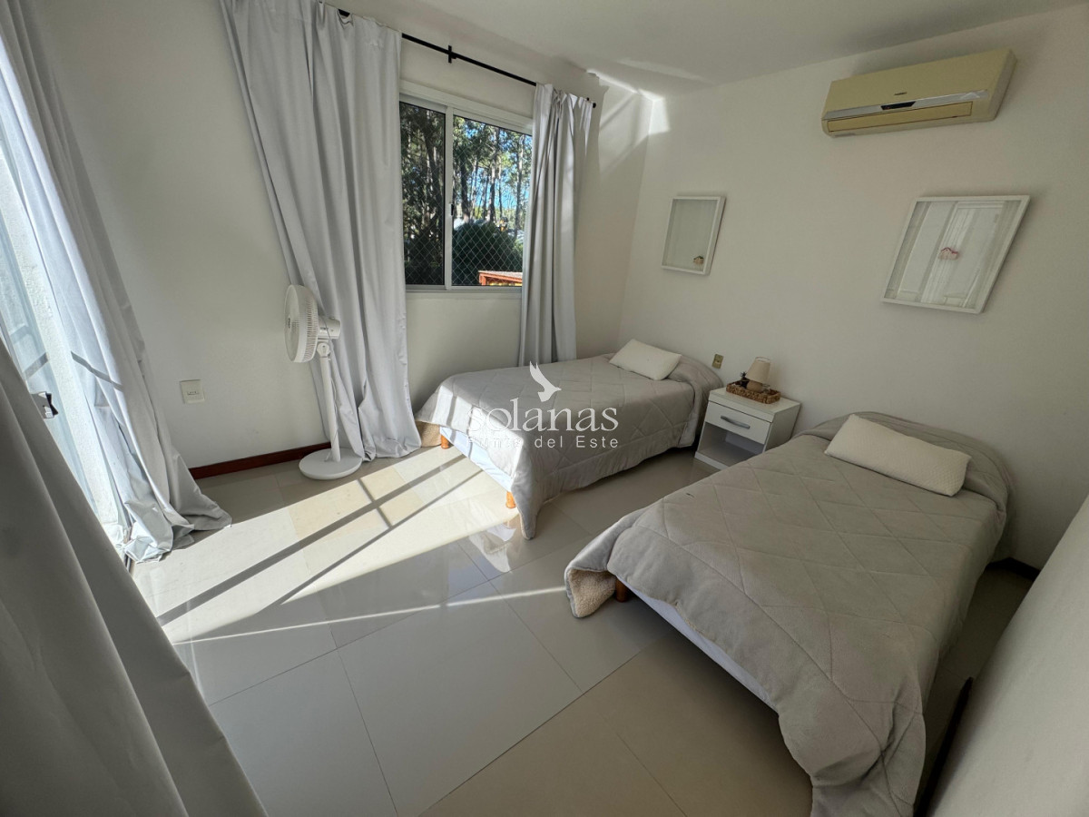 Casa ID.211 - Casa única en Solanas Village sobre lote propio - Espacio, luz y rentabilidad en un solo lugar