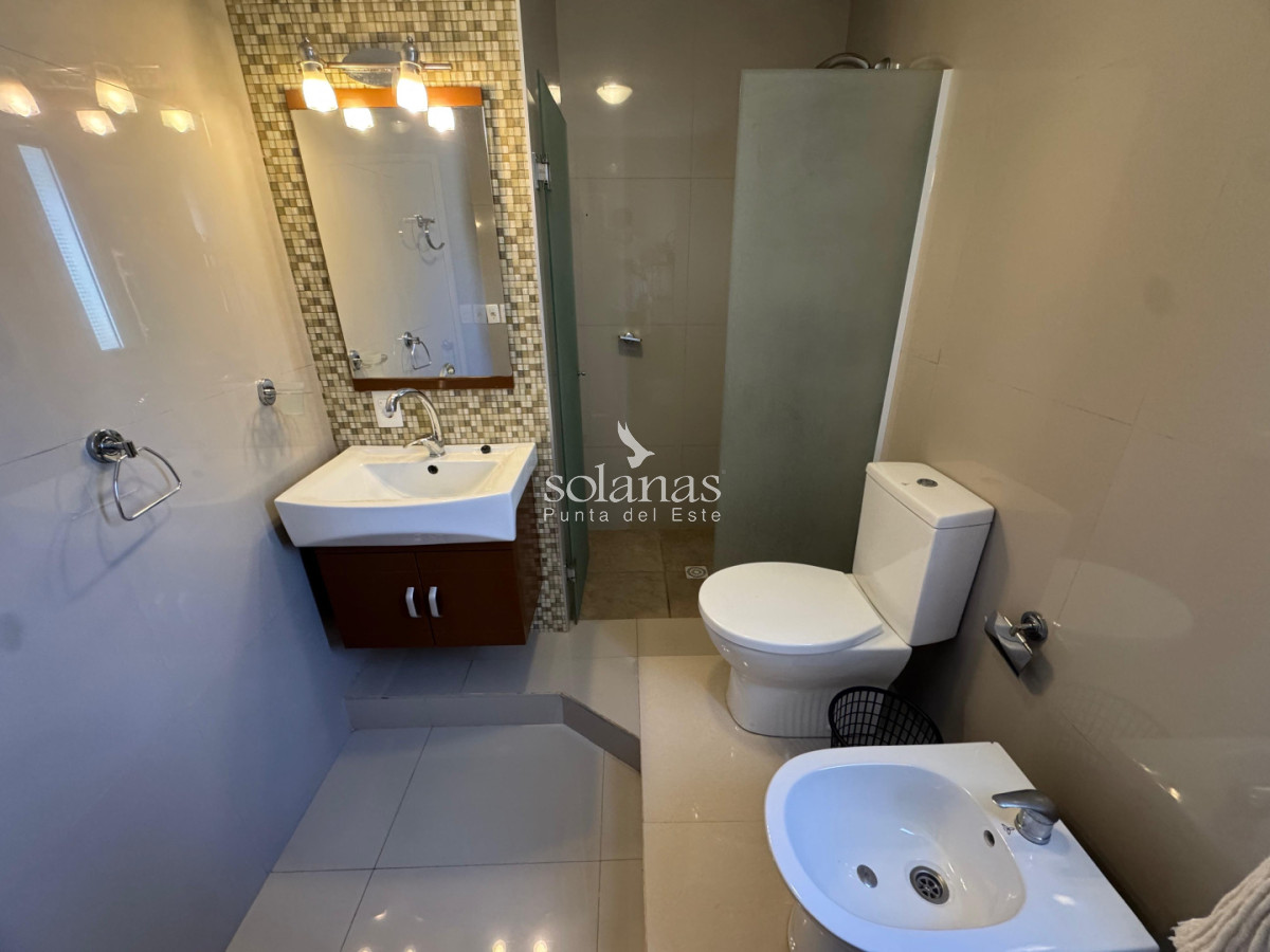 Casa ID.211 - Casa única en Solanas Village sobre lote propio - Espacio, luz y rentabilidad en un solo lugar