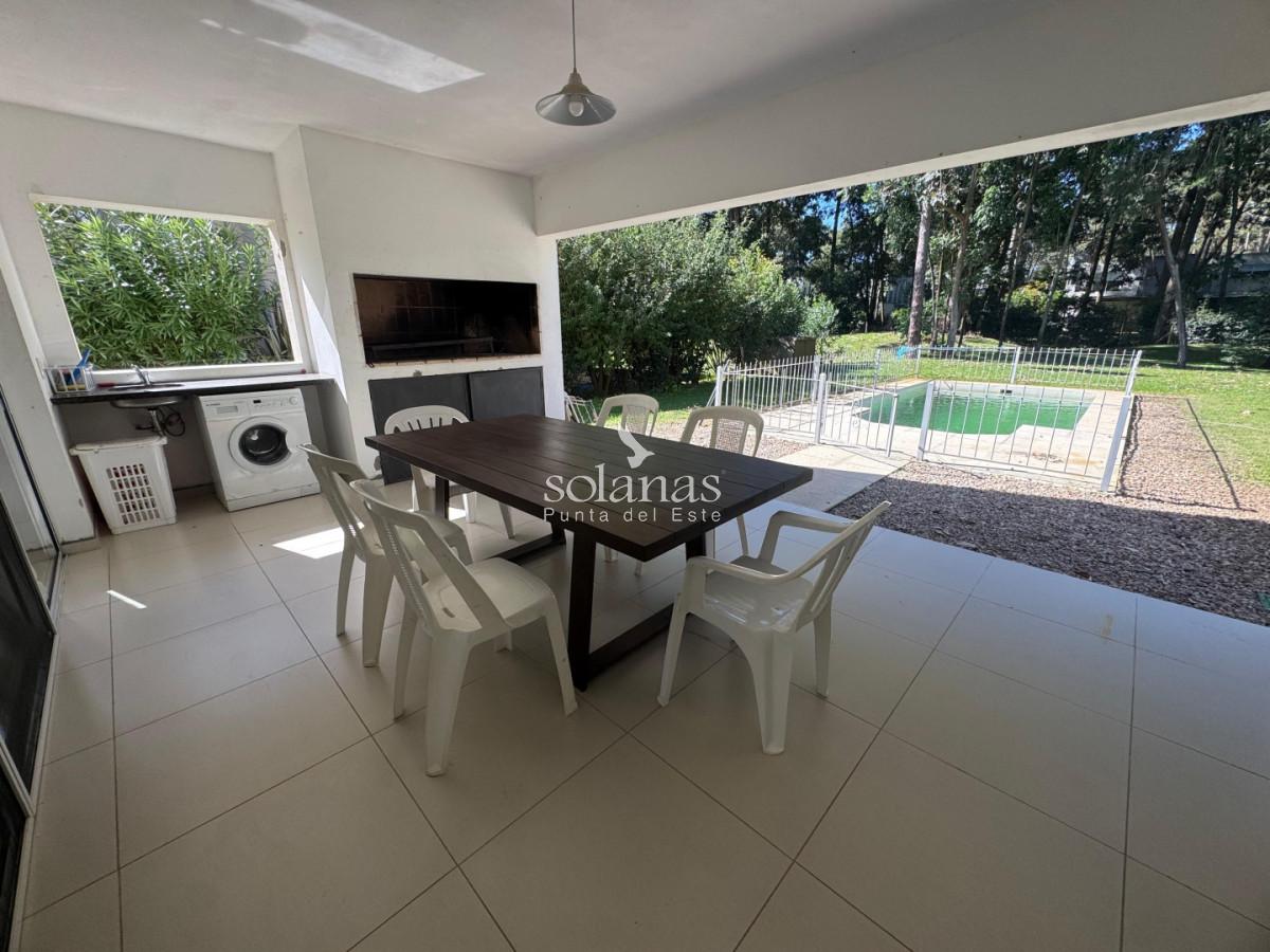Casa ID.211 - Casa única en Solanas Village sobre lote propio - Espacio, luz y rentabilidad en un solo lugar