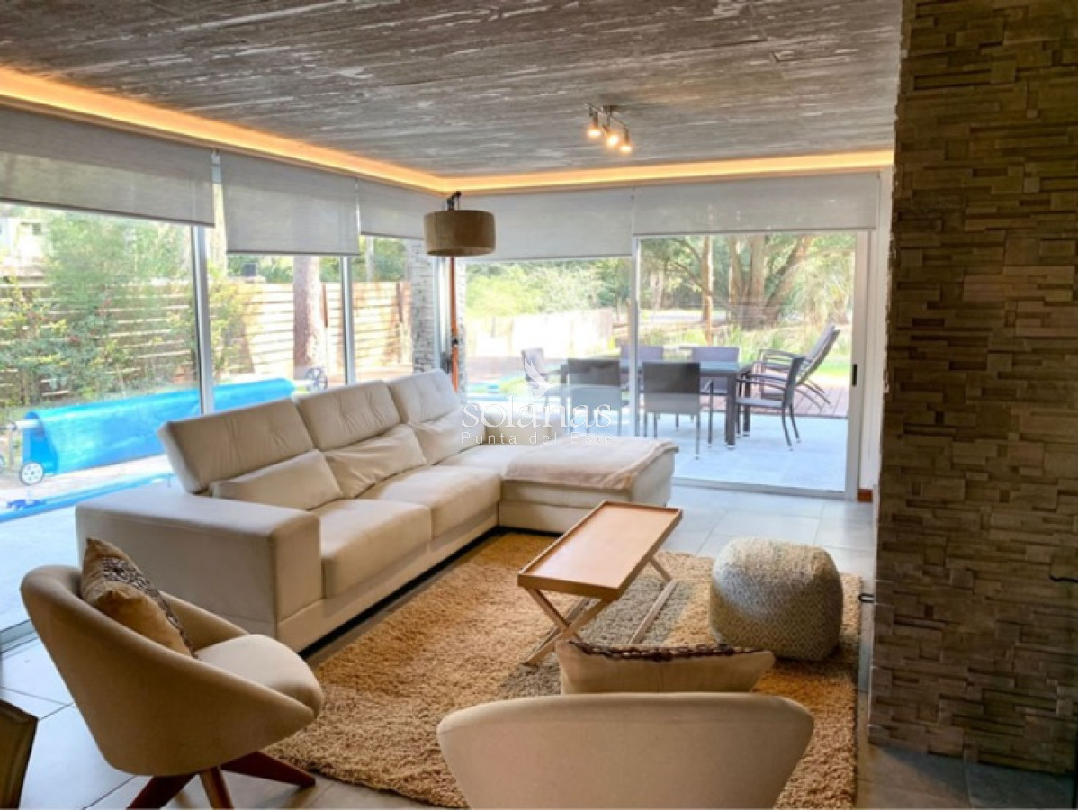 Casa ID.244 - Luminosa, excelente ubicación y gran potencial de renta