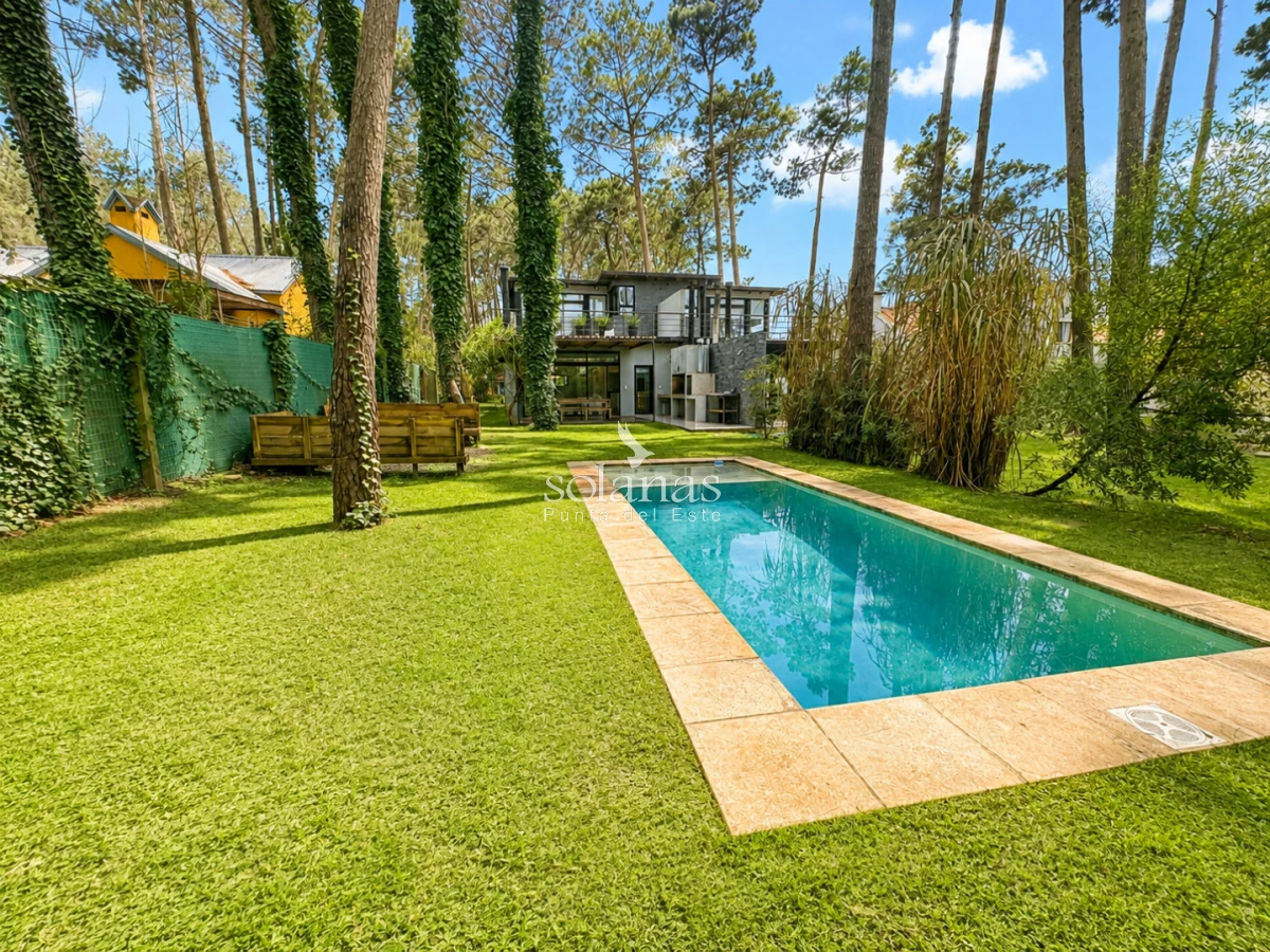 Casa ID.239 - Casa moderna con piscina y gran entorno verde en Solanas