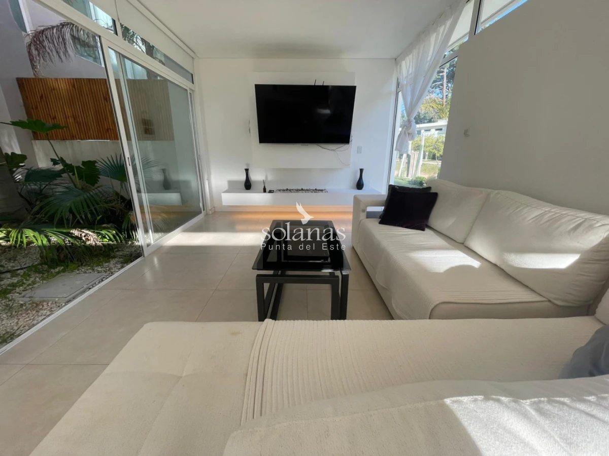 Casa ID.202 - 🏡 Elegancia Moderna en Cada Rincón: La Casa que Eleva Tu Estilo de Vida