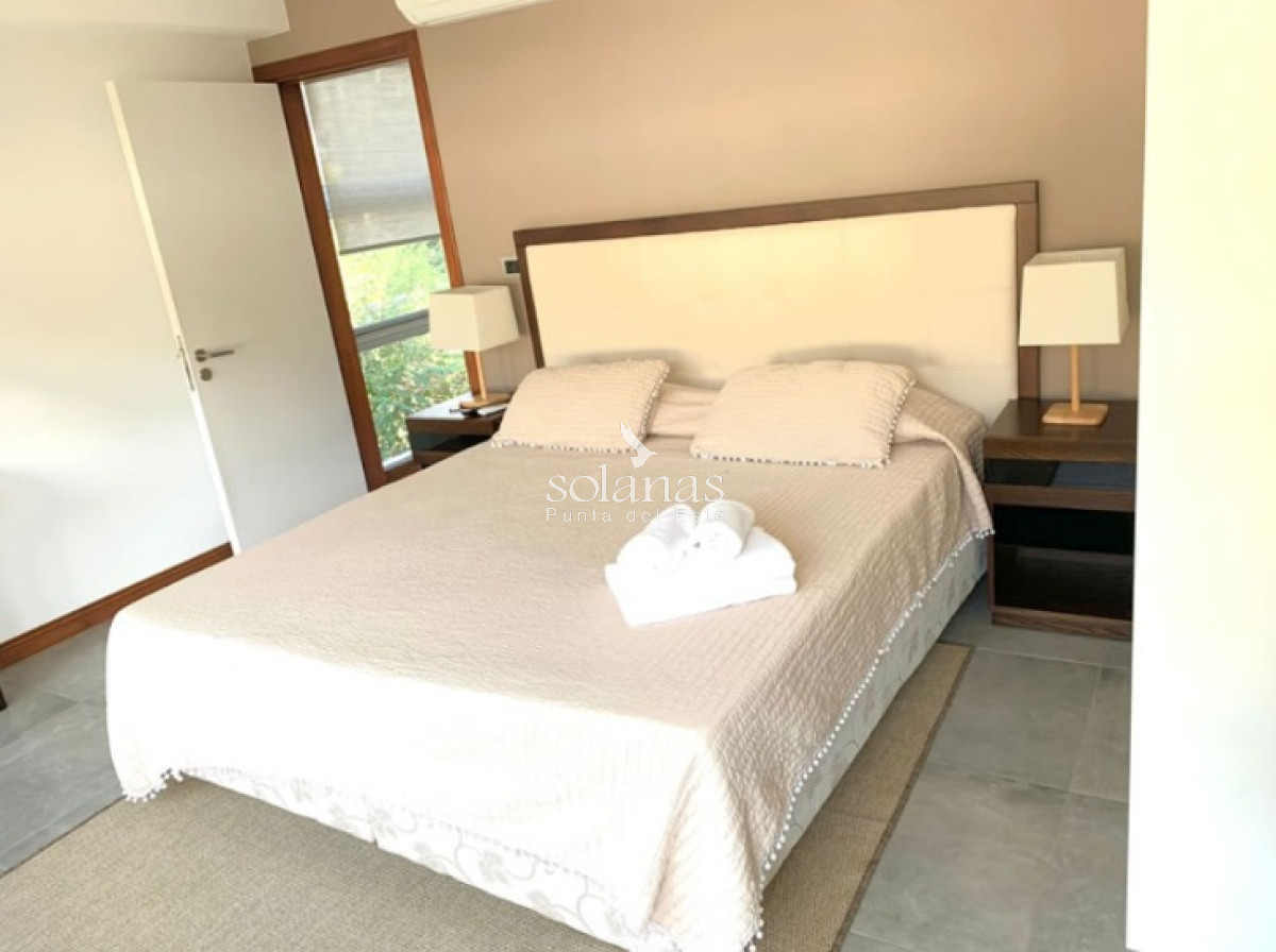 Casa ID.244 - Luminosa, excelente ubicación y gran potencial de renta