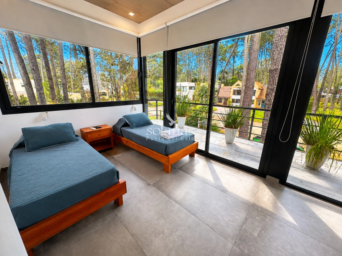 Casa ID.239 - Casa moderna con piscina y gran entorno verde en Solanas