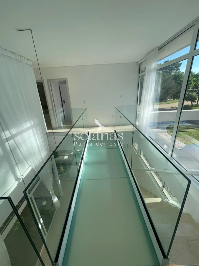 Casa ID.202 - 🏡 Elegancia Moderna en Cada Rincón: La Casa que Eleva Tu Estilo de Vida