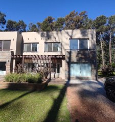 Hermosa casa en Solanas Village.