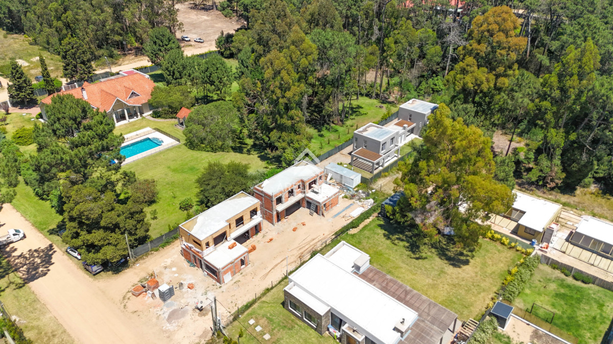 Casa ID.5549 - Venta casas a estrenar en Parque Burnett