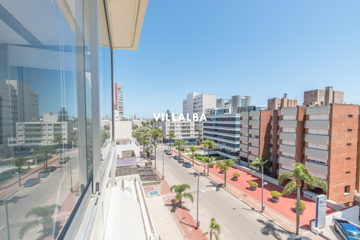 Apartamento ID.3620 - Apartamento Reciclado de 3 dormitorios en venta