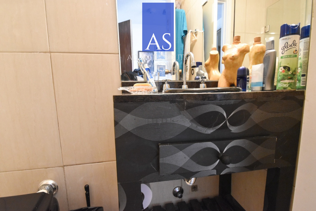 Apartamento ID.4248 - Apartamento en venta de 2 dormitorios + 2 baños . Reciclado con garage