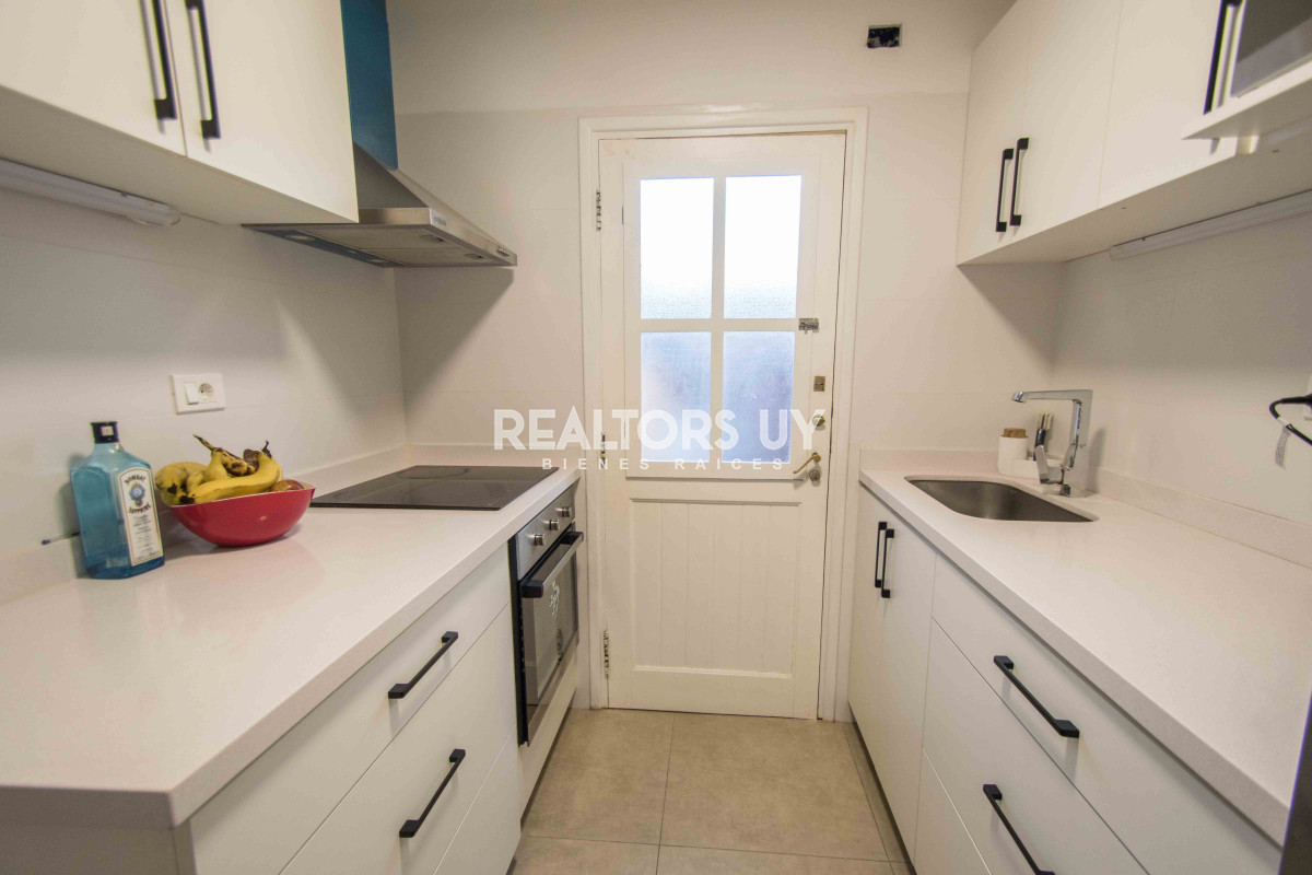 Casa ID.464 - Barrio Lugano. Casa reciclada a metros de Roosevelt. Zona Punta Shopping.