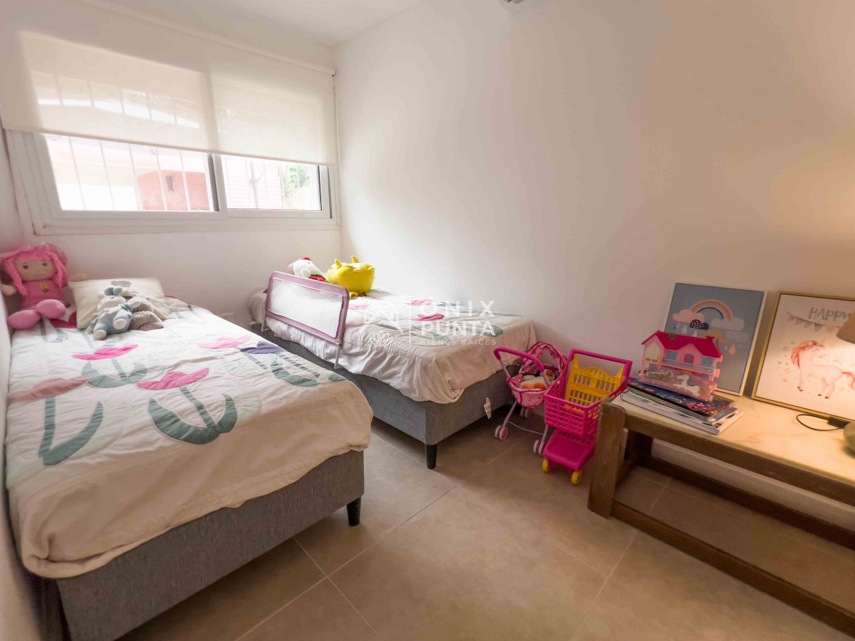 Casa ID.492 - Barrio Lugano. Casa reciclada a metros de Roosevelt. Zona Punta Shopping.