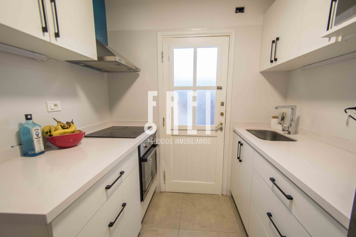 Casa ID.198 - Barrio Lugano. Casa reciclada a metros de Roosevelt. Zona Punta Shopping.