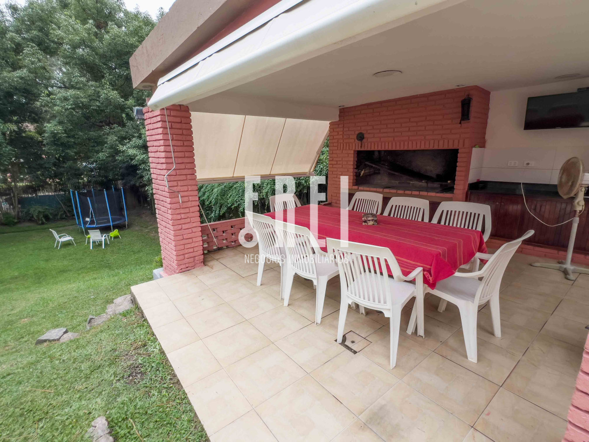 Casa ID.198 - Barrio Lugano. Casa reciclada a metros de Roosevelt. Zona Punta Shopping.