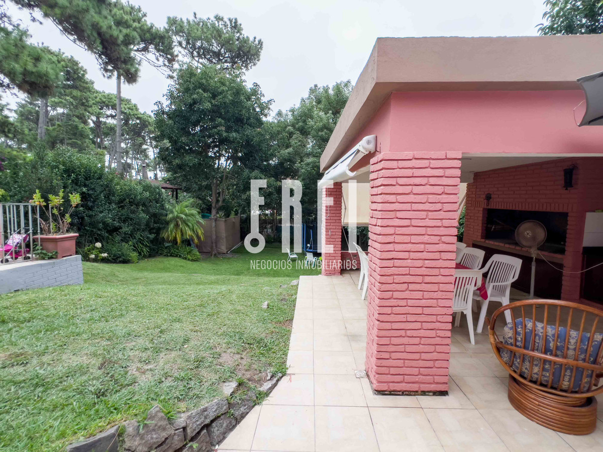 Casa ID.198 - Barrio Lugano. Casa reciclada a metros de Roosevelt. Zona Punta Shopping.