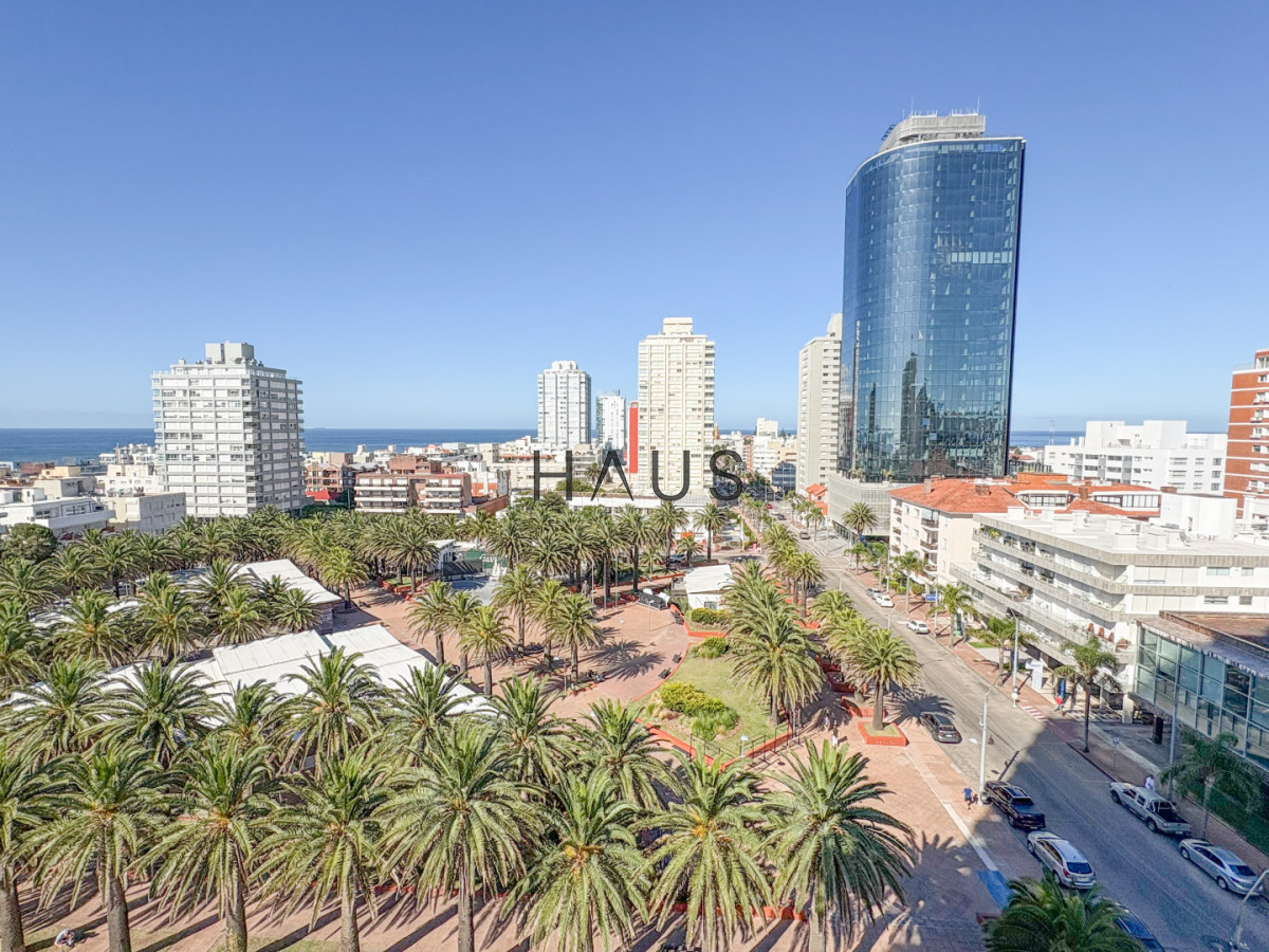 Apartamento ID.684 - Torre Libertador. Apartamento 1 dormitorio y medio al Puerto! 